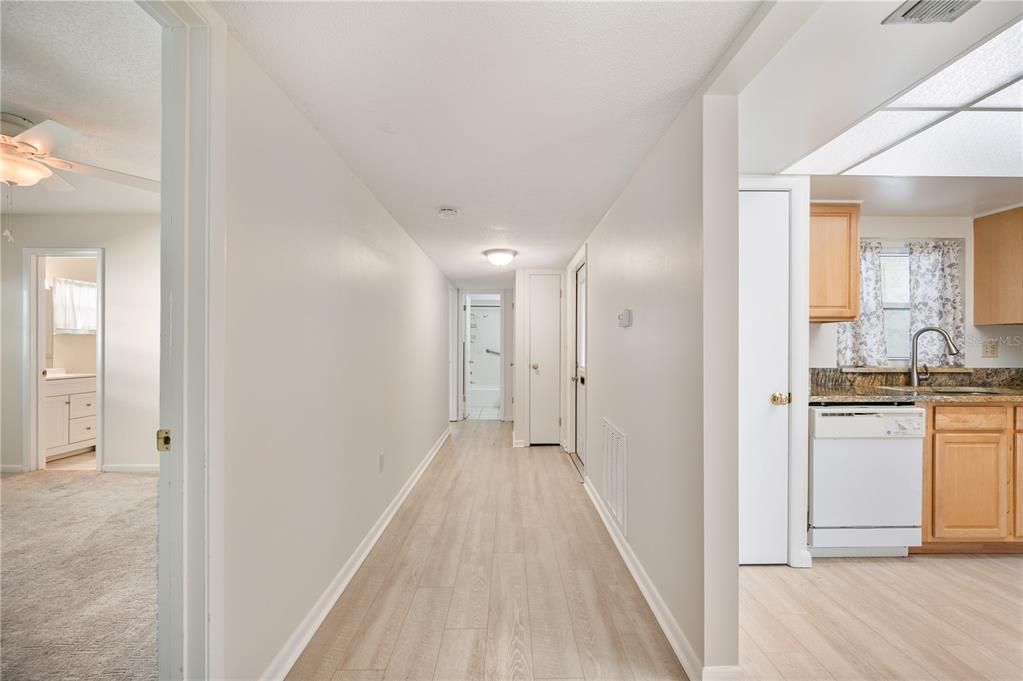 For Sale: $155,000 (2 beds, 2 baths, 1176 Square Feet)
