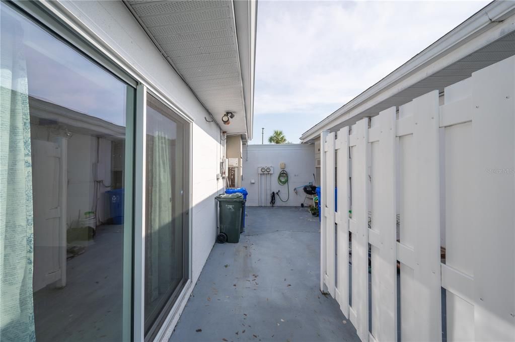 For Sale: $155,000 (2 beds, 2 baths, 1176 Square Feet)