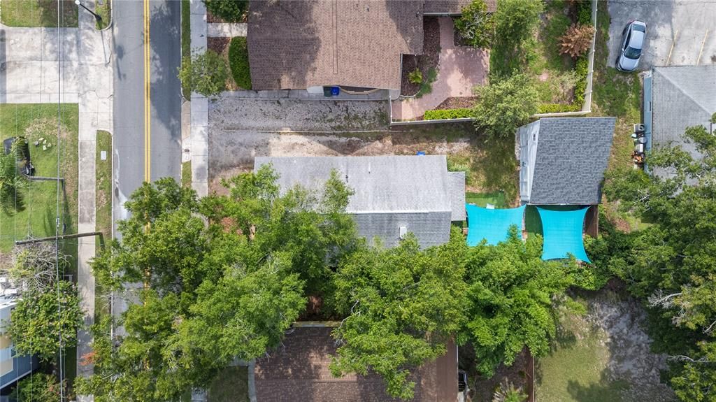 For Sale: $300,000 (2 beds, 1 baths, 1040 Square Feet)