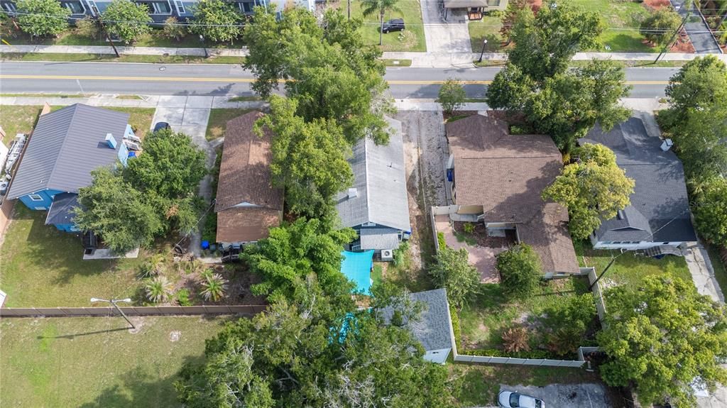 For Sale: $300,000 (2 beds, 1 baths, 1040 Square Feet)