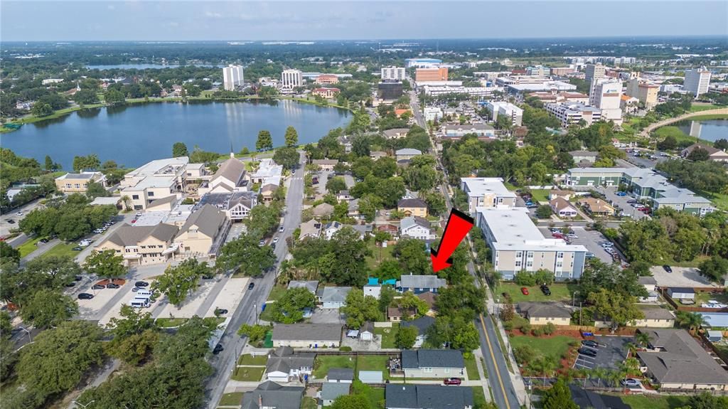 For Sale: $300,000 (2 beds, 1 baths, 1040 Square Feet)