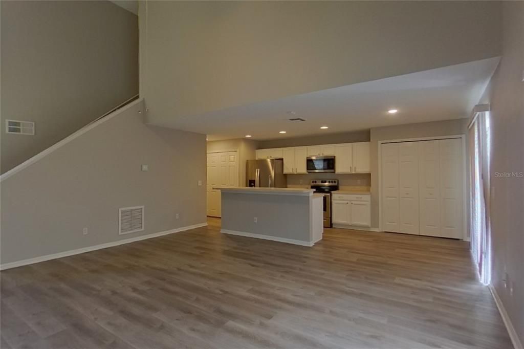 For Rent: $2,589 (3 beds, 2 baths, 1651 Square Feet)