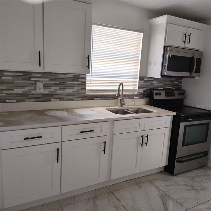 Activo con contrato: $200,000 (4 camas, 3 baños, 1508 Pies cuadrados)
