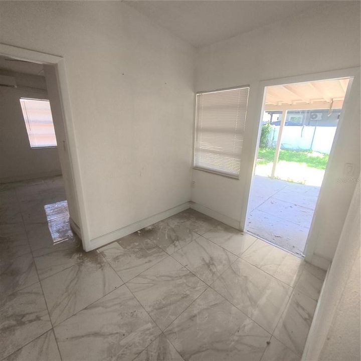 Activo con contrato: $200,000 (4 camas, 3 baños, 1508 Pies cuadrados)