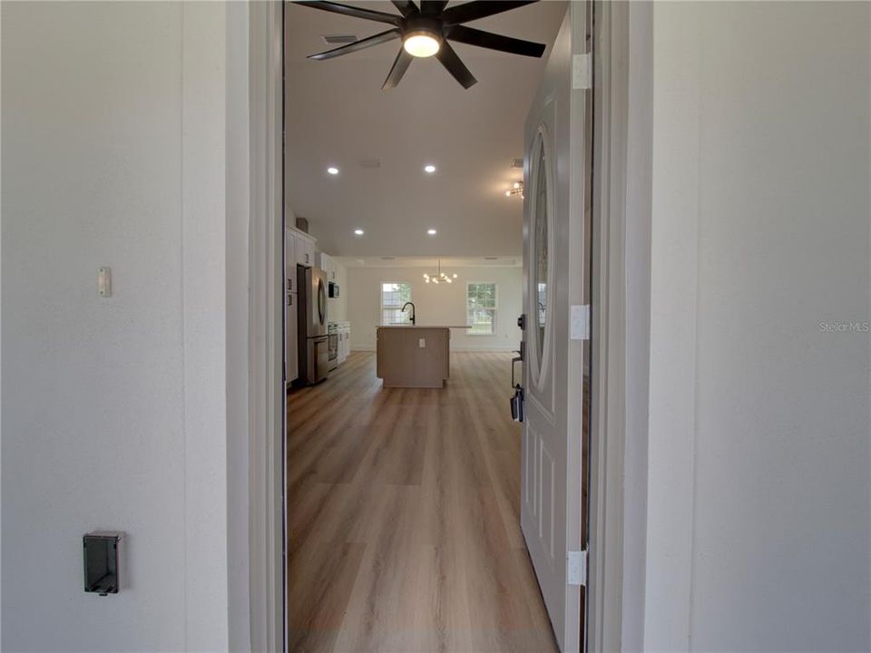 For Sale: $289,900 (3 beds, 2 baths, 1696 Square Feet)