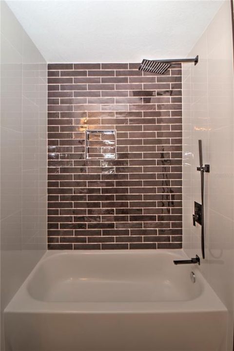 For Sale: $289,900 (3 beds, 2 baths, 1696 Square Feet)