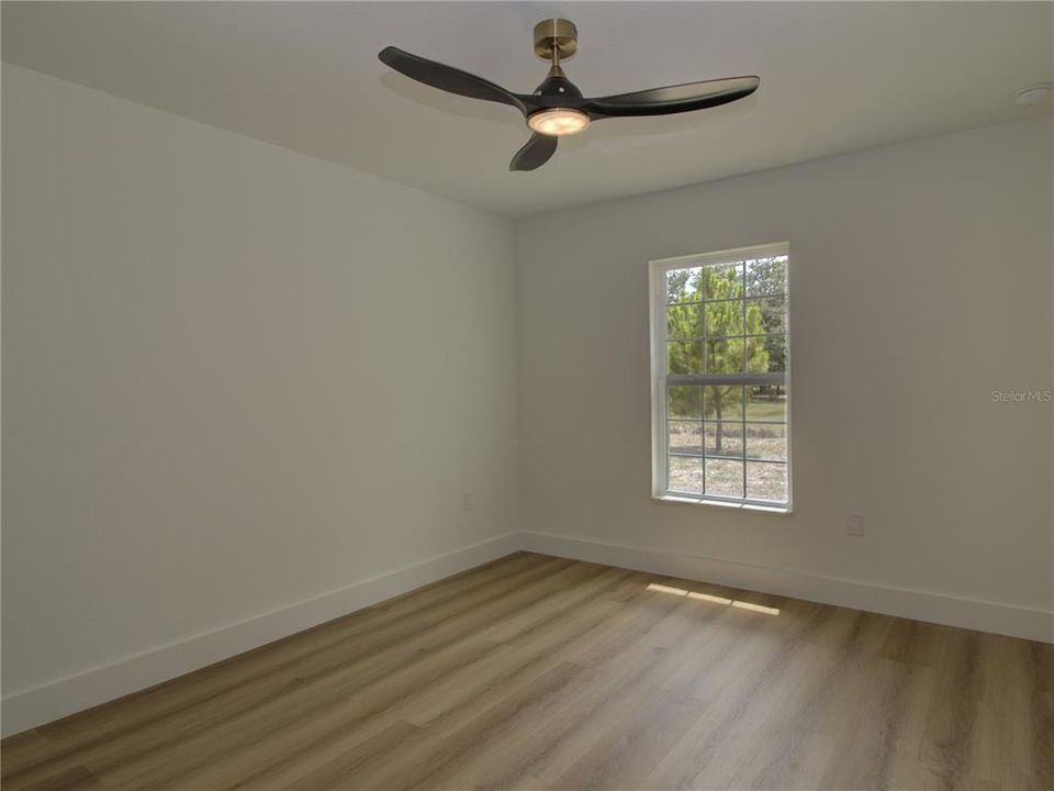 For Sale: $289,900 (3 beds, 2 baths, 1696 Square Feet)