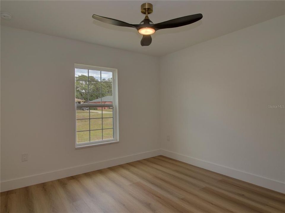 For Sale: $289,900 (3 beds, 2 baths, 1696 Square Feet)