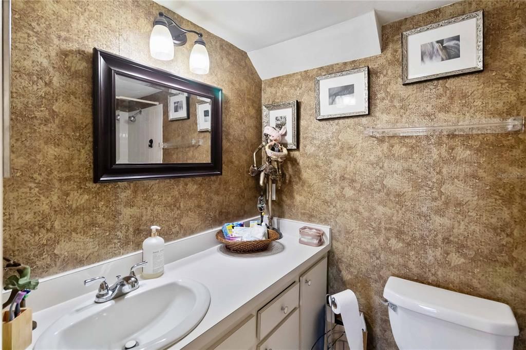 For Sale: $200,000 (3 beds, 3 baths, 1950 Square Feet)