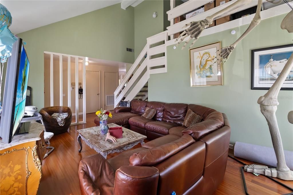 For Sale: $200,000 (3 beds, 3 baths, 1950 Square Feet)