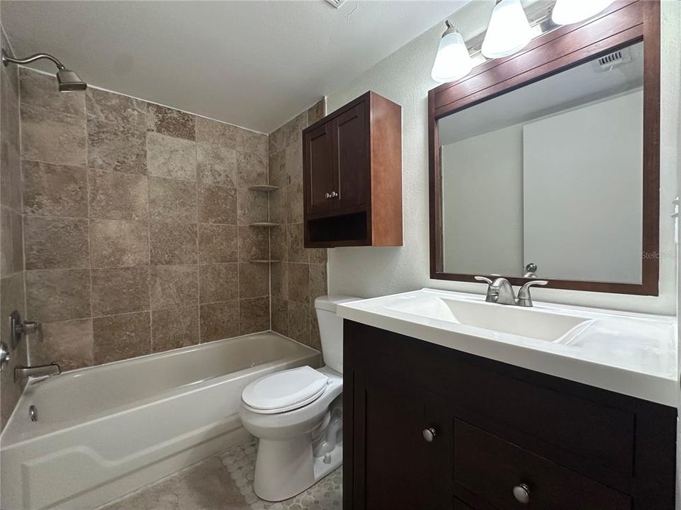 En Venta: $184,900 (2 camas, 2 baños, 900 Pies cuadrados)