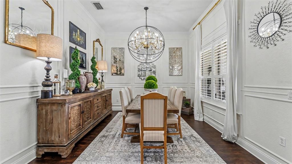 For Sale: $925,000 (5 beds, 3 baths, 3584 Square Feet)
