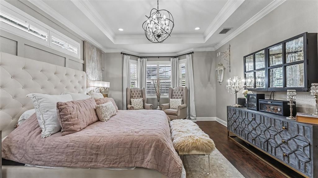 For Sale: $925,000 (5 beds, 3 baths, 3584 Square Feet)