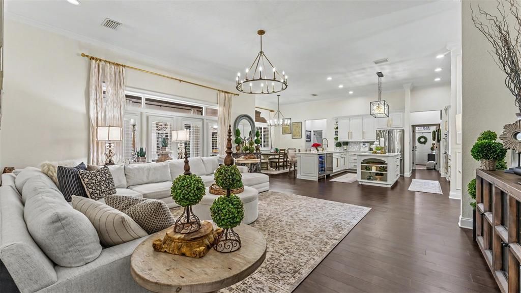 For Sale: $925,000 (5 beds, 3 baths, 3584 Square Feet)