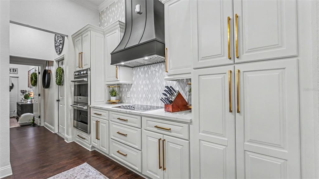 For Sale: $925,000 (5 beds, 3 baths, 3584 Square Feet)