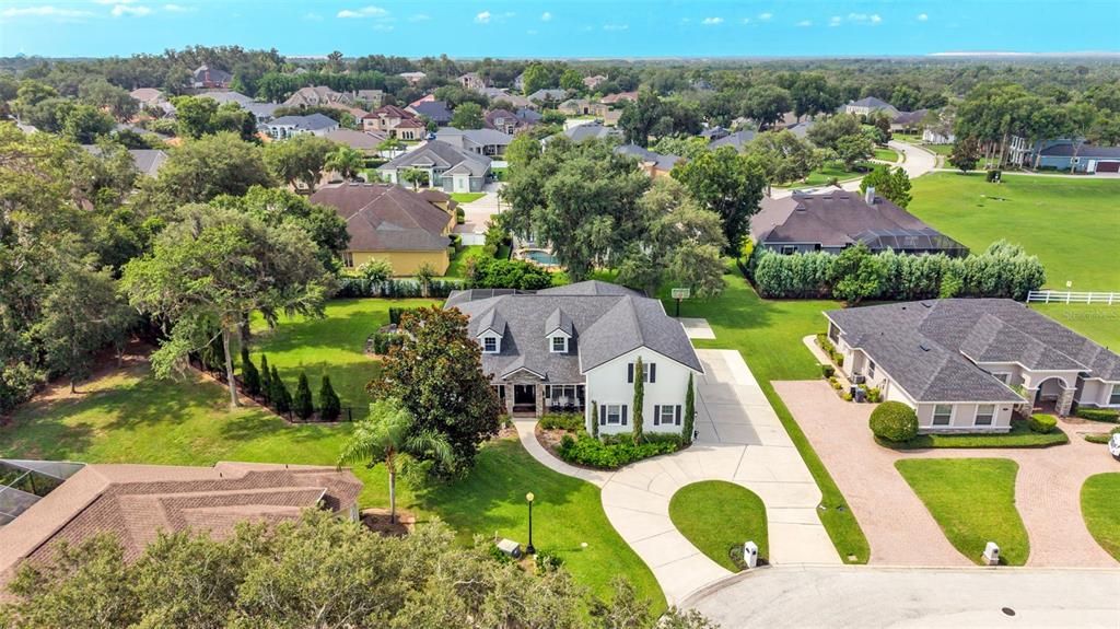 For Sale: $925,000 (5 beds, 3 baths, 3584 Square Feet)