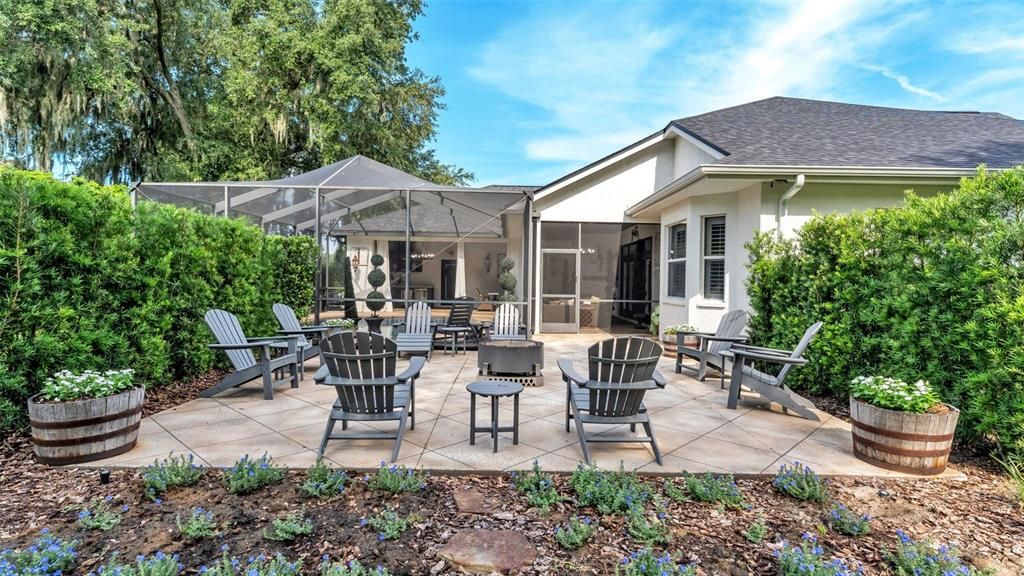 For Sale: $925,000 (5 beds, 3 baths, 3584 Square Feet)