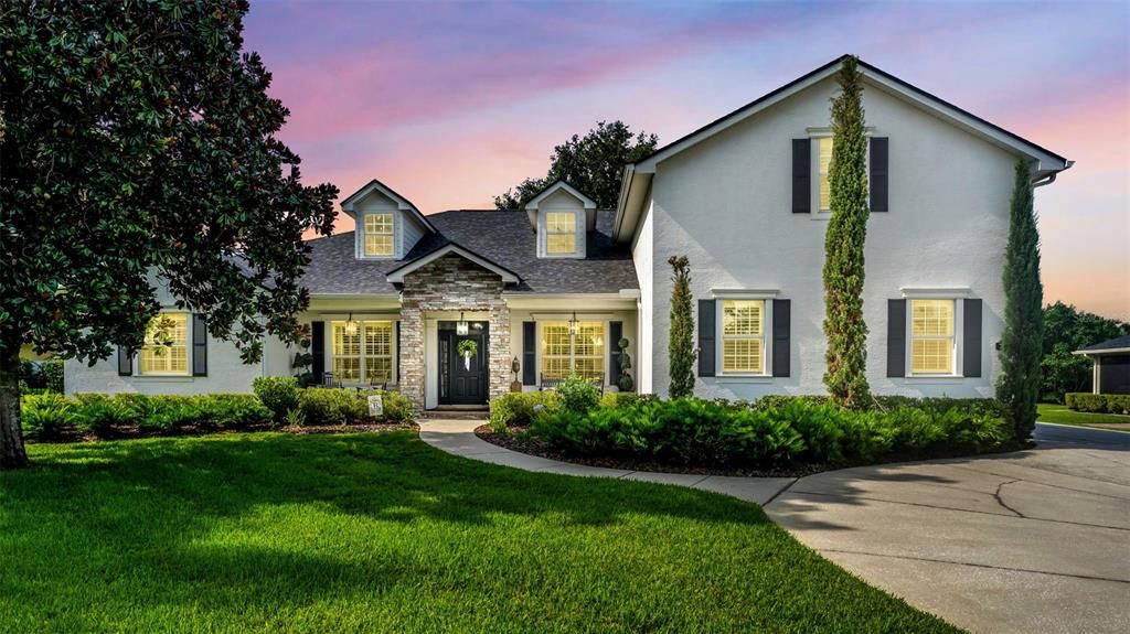 For Sale: $925,000 (5 beds, 3 baths, 3584 Square Feet)