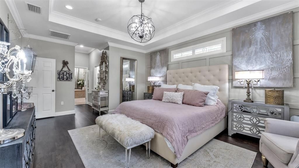 For Sale: $925,000 (5 beds, 3 baths, 3584 Square Feet)