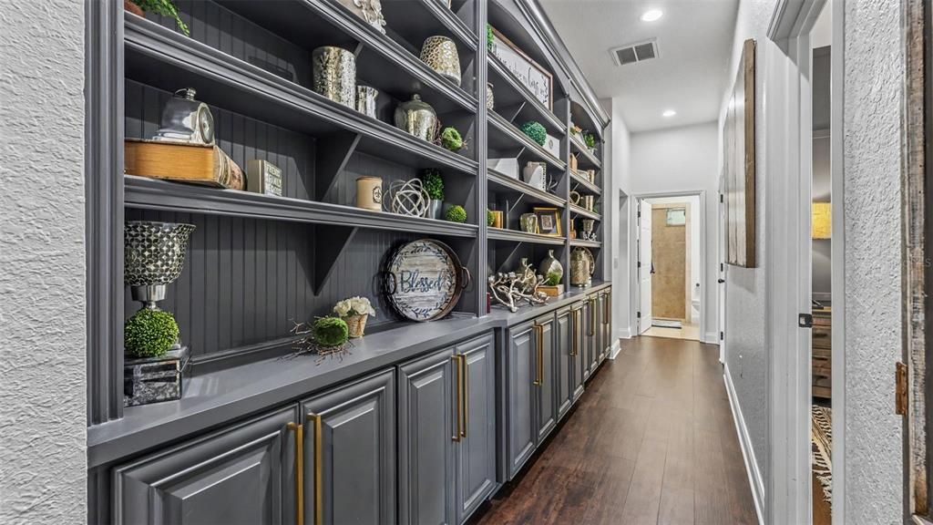 For Sale: $925,000 (5 beds, 3 baths, 3584 Square Feet)