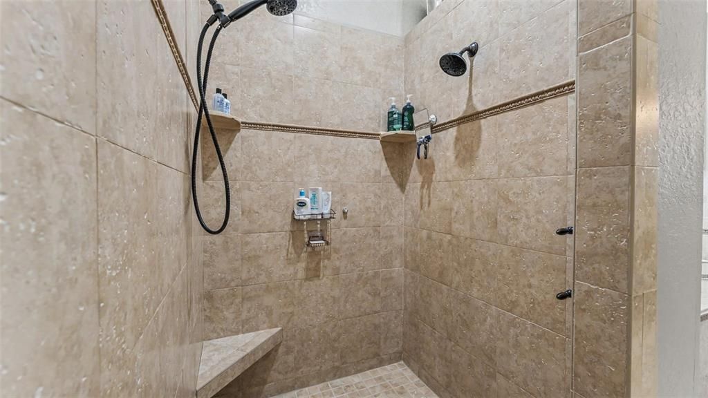 For Sale: $925,000 (5 beds, 3 baths, 3584 Square Feet)