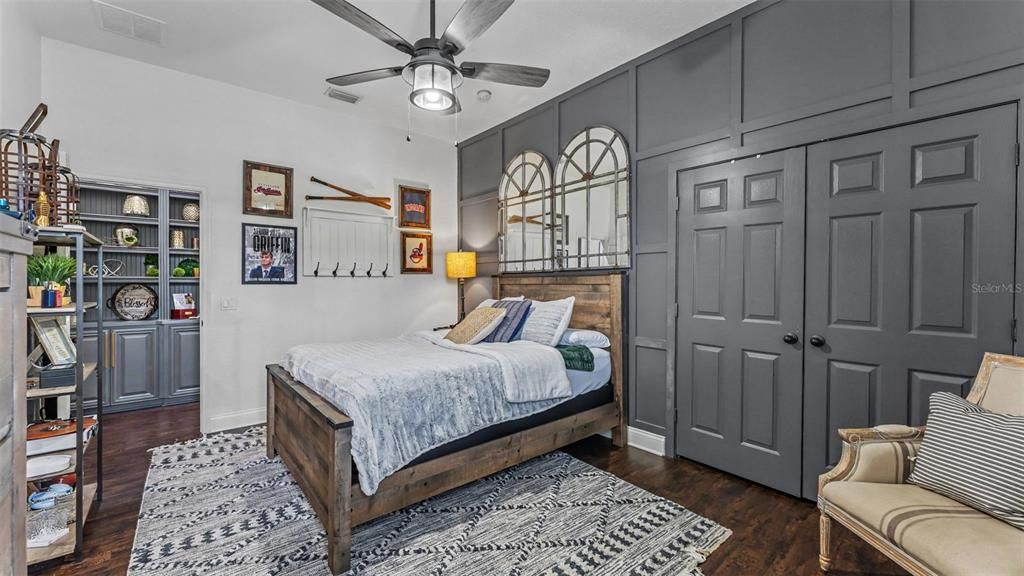 For Sale: $925,000 (5 beds, 3 baths, 3584 Square Feet)