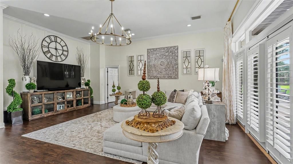 For Sale: $925,000 (5 beds, 3 baths, 3584 Square Feet)