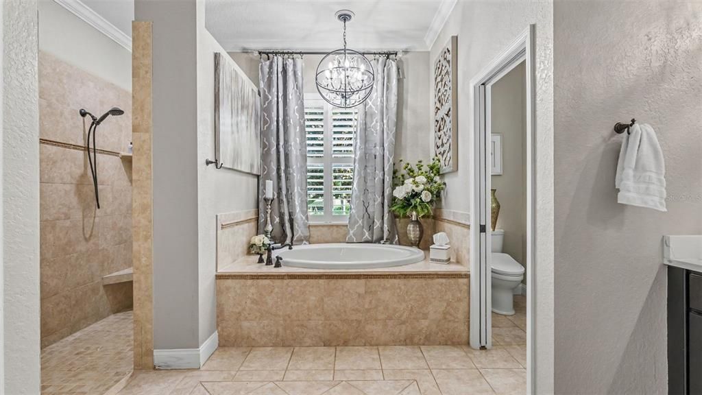 For Sale: $925,000 (5 beds, 3 baths, 3584 Square Feet)
