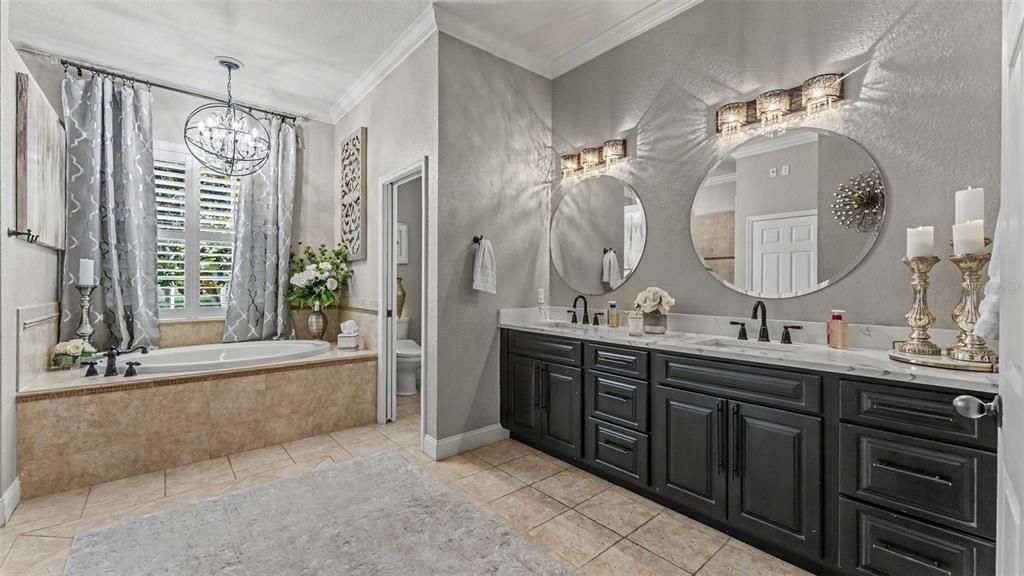 For Sale: $925,000 (5 beds, 3 baths, 3584 Square Feet)