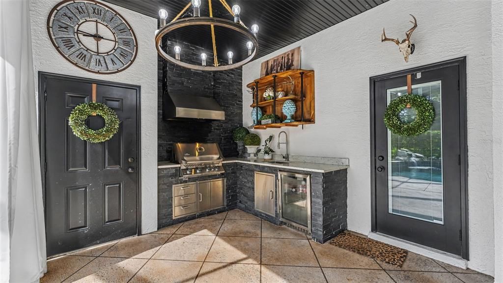 For Sale: $925,000 (5 beds, 3 baths, 3584 Square Feet)