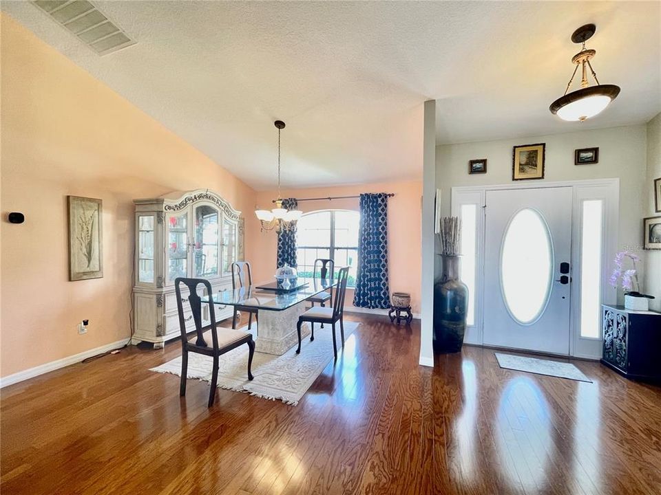 En Venta: $385,000 (3 camas, 2 baños, 2466 Pies cuadrados)