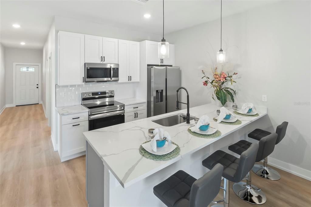 For Rent: $1,550 (6 beds, 4 baths, 1245 Square Feet)