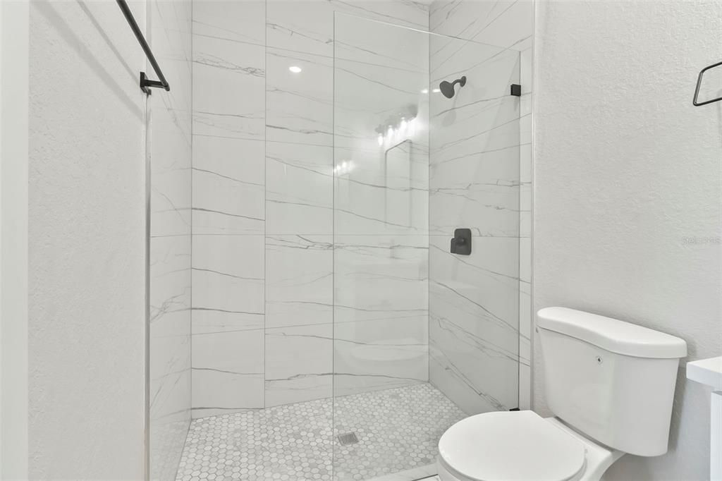 For Rent: $1,550 (6 beds, 4 baths, 1245 Square Feet)