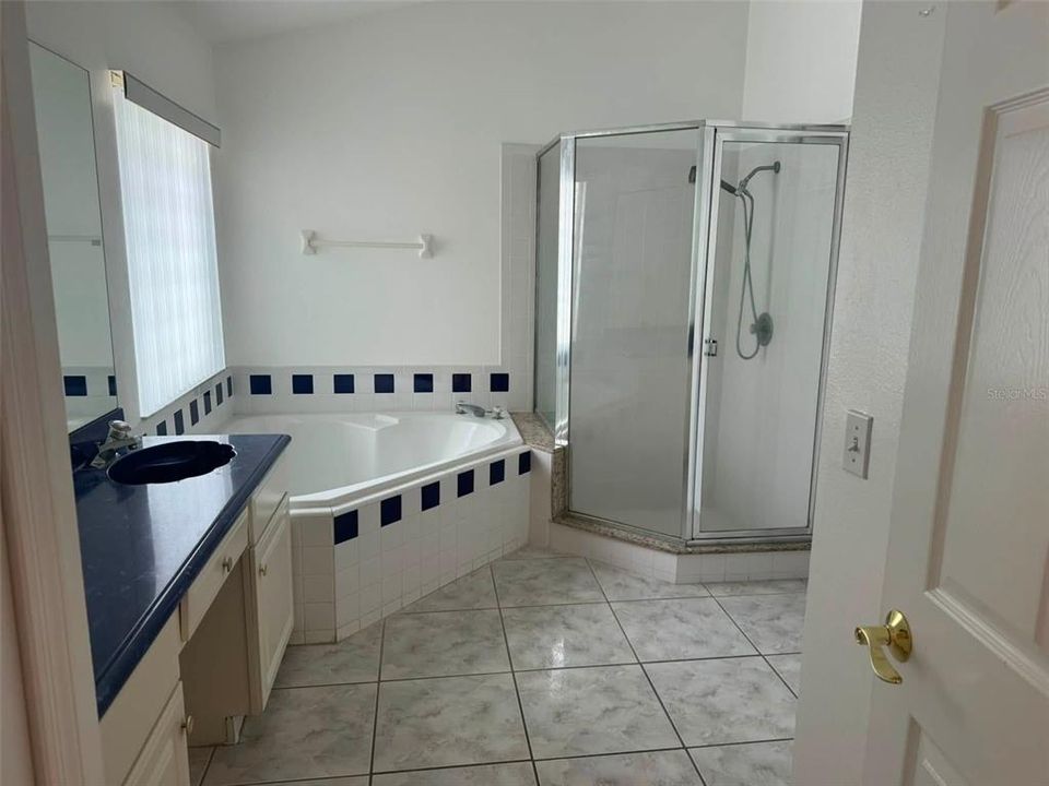 For Rent: $2,500 (3 beds, 2 baths, 1703 Square Feet)