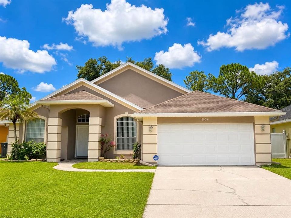 For Rent: $2,500 (3 beds, 2 baths, 1703 Square Feet)