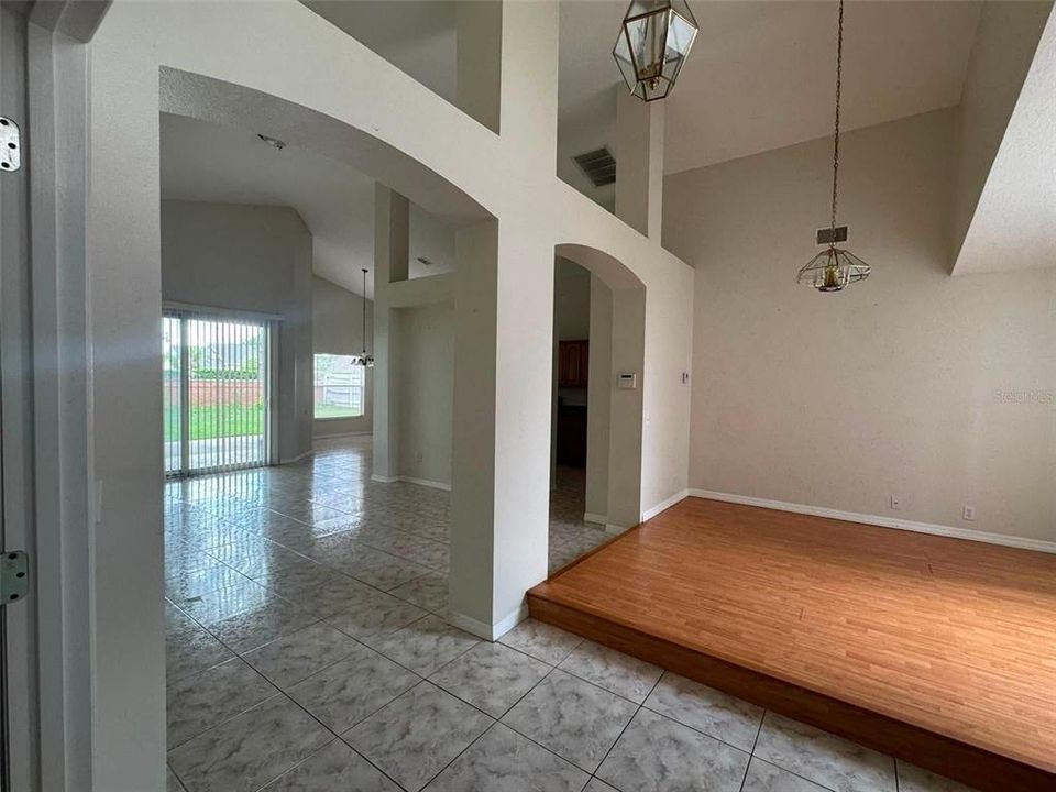 For Rent: $2,500 (3 beds, 2 baths, 1703 Square Feet)
