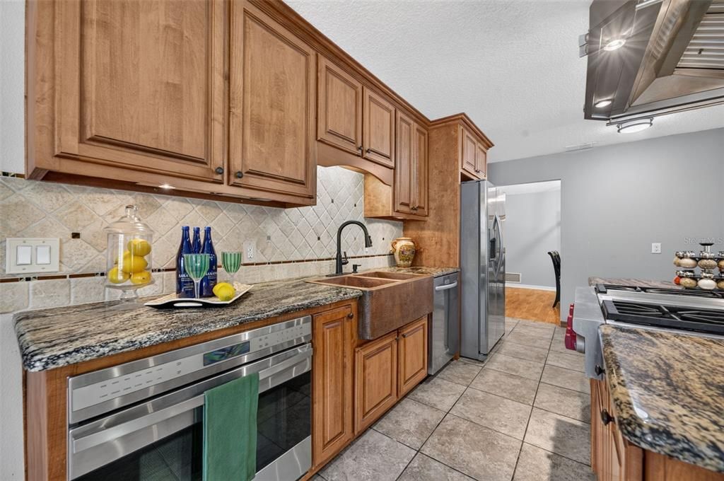 En Venta: $445,000 (3 camas, 3 baños, 2297 Pies cuadrados)