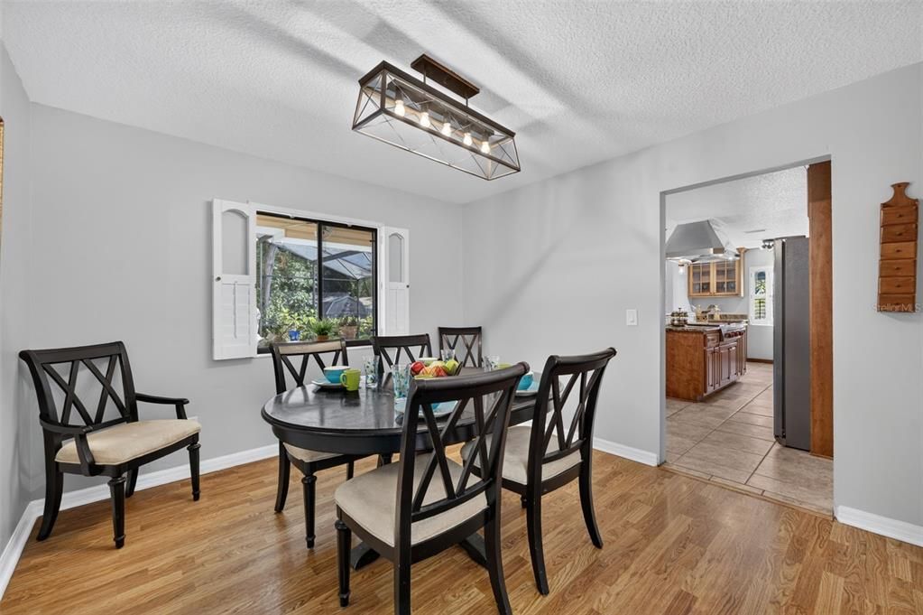 En Venta: $445,000 (3 camas, 3 baños, 2297 Pies cuadrados)