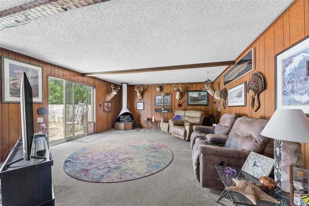 En Venta: $299,900 (3 camas, 2 baños, 2112 Pies cuadrados)