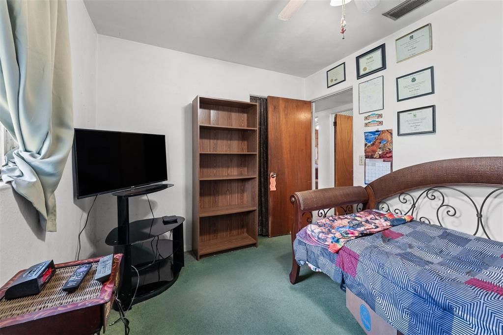 En Venta: $299,900 (3 camas, 2 baños, 2112 Pies cuadrados)