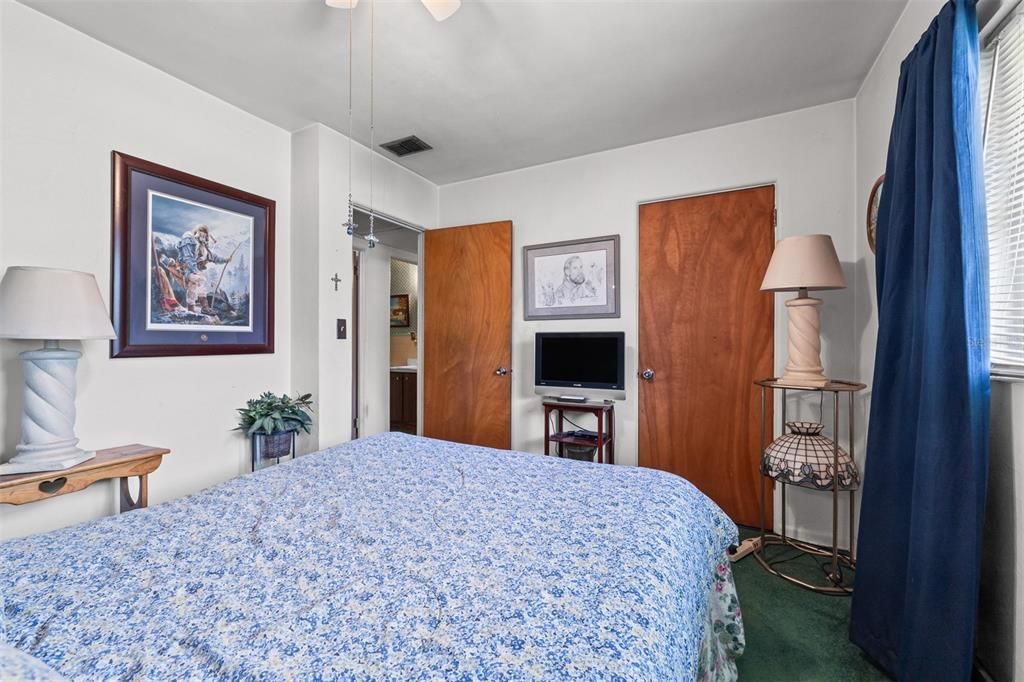 En Venta: $299,900 (3 camas, 2 baños, 2112 Pies cuadrados)