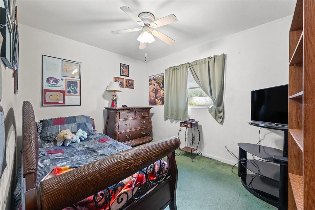 En Venta: $299,900 (3 camas, 2 baños, 2112 Pies cuadrados)
