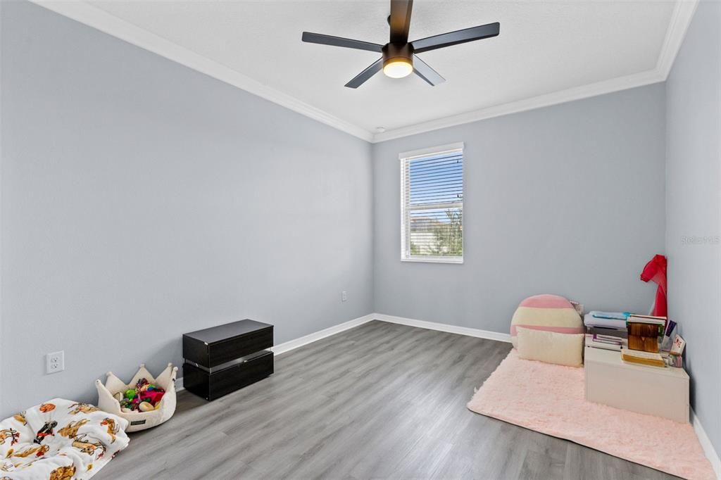 En Venta: $574,500 (5 camas, 3 baños, 3962 Pies cuadrados)