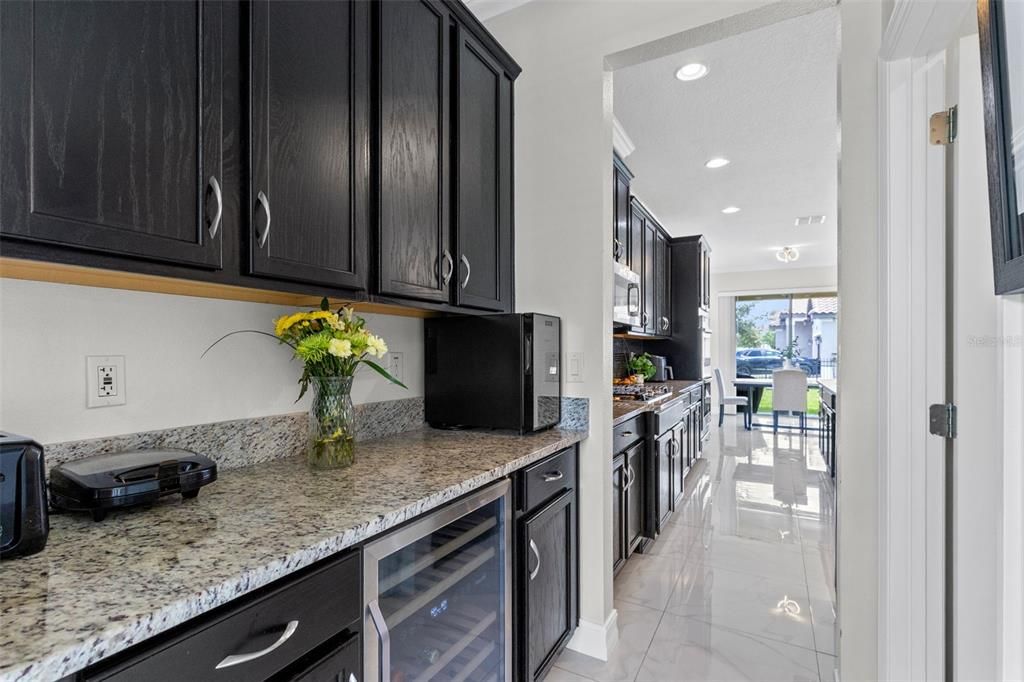 En Venta: $574,500 (5 camas, 3 baños, 3962 Pies cuadrados)