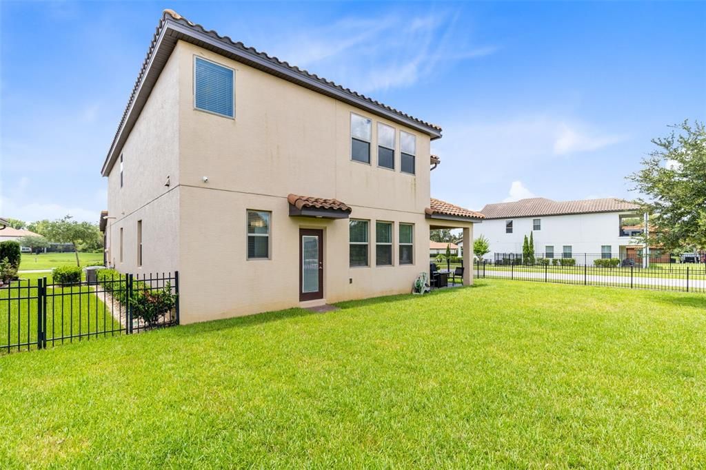 En Venta: $574,500 (5 camas, 3 baños, 3962 Pies cuadrados)