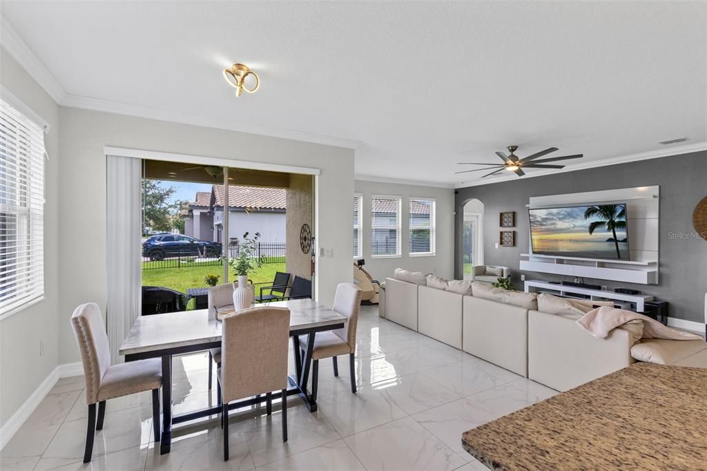 En Venta: $574,500 (5 camas, 3 baños, 3962 Pies cuadrados)