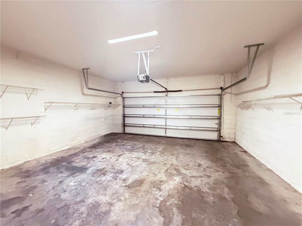 Activo con contrato: $467,500 (3 camas, 2 baños, 2223 Pies cuadrados)