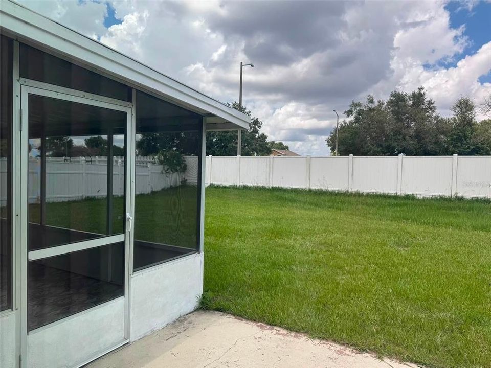 В аренду: $1,900 (2 спален, 2 ванн, 1025 Квадратных фут)