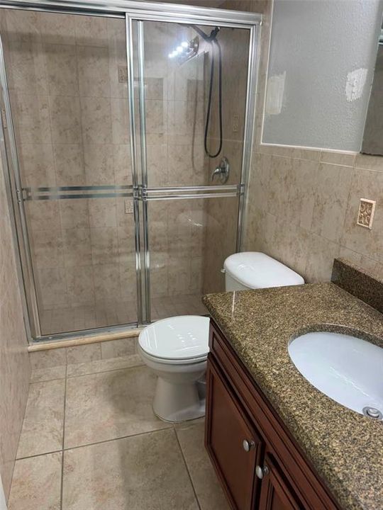 В аренду: $1,900 (2 спален, 2 ванн, 1025 Квадратных фут)