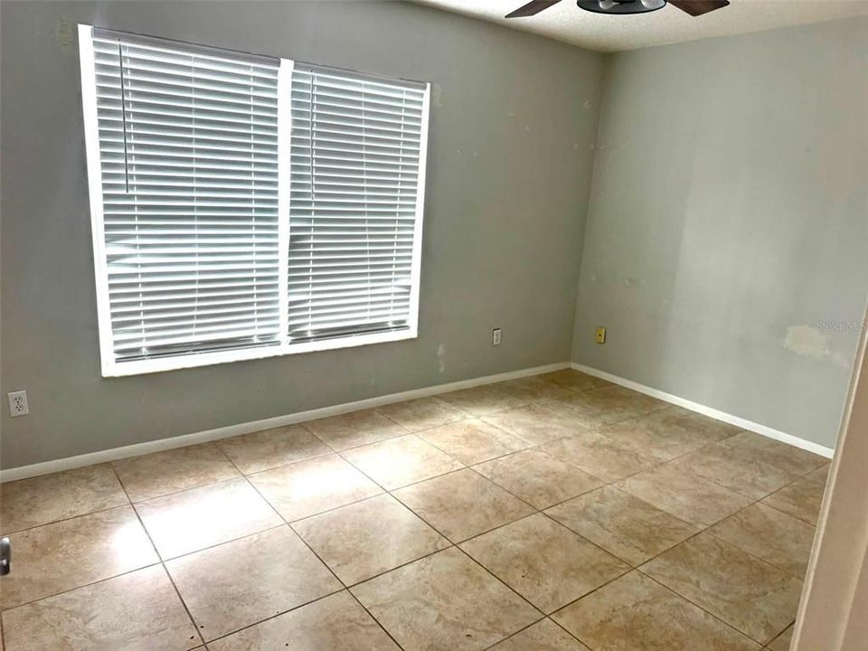 В аренду: $1,900 (2 спален, 2 ванн, 1025 Квадратных фут)
